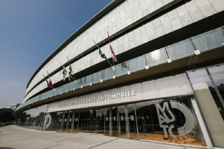 A torinói Museo Nazionale dell'automobile bejárata