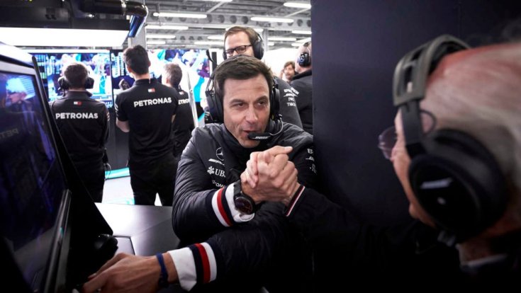 Toto Wolff ünnepli a győzelmet