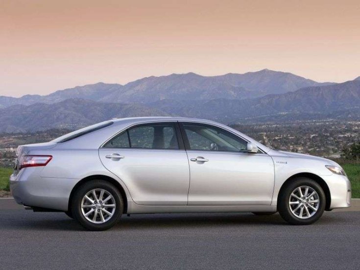 Toyota Camry 2.4 Hybrid