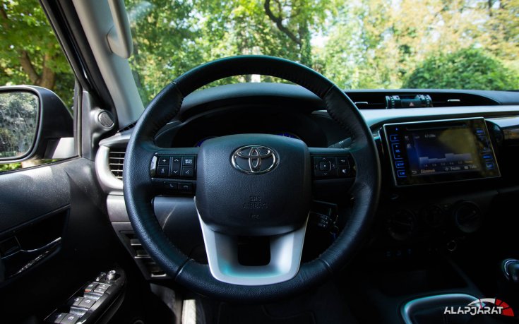 Toyota Hilux 2.4d - Teszt