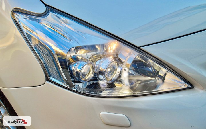 Toyota Prius+ fényszóró