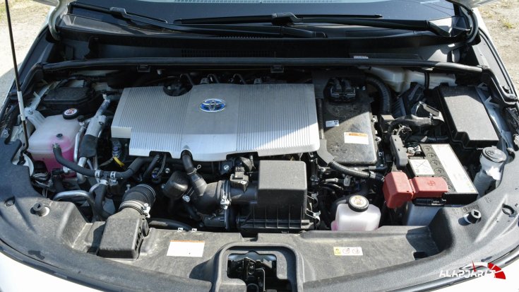 Toyota Prius Plug-in Hybrid motortér