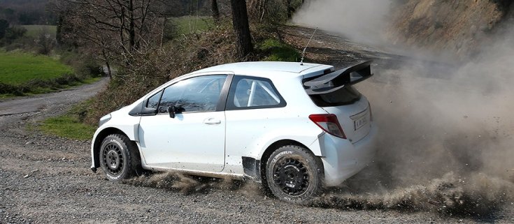 Toyota Yaris raliautó tesztelésen