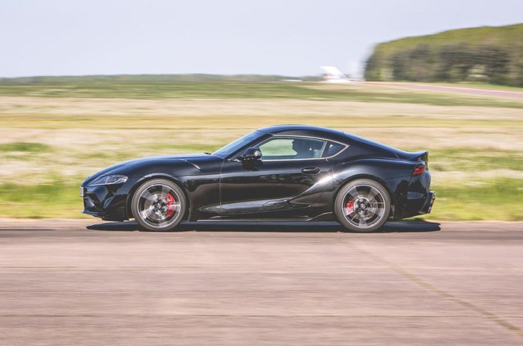 Toyota Supra oldalról