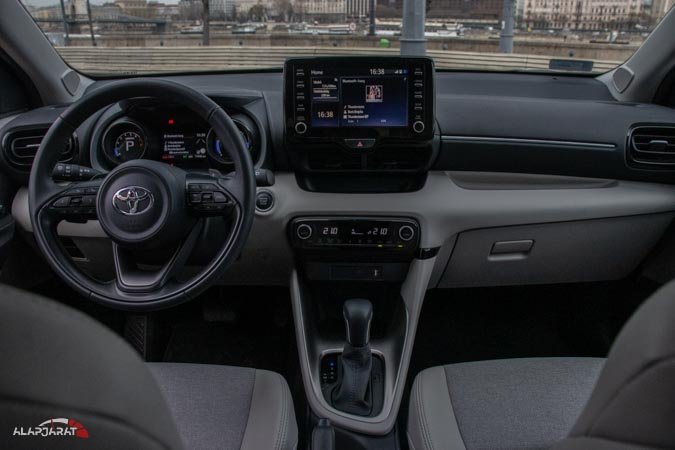 Toyota Yaris 1.5 cvt teszt alapjárat