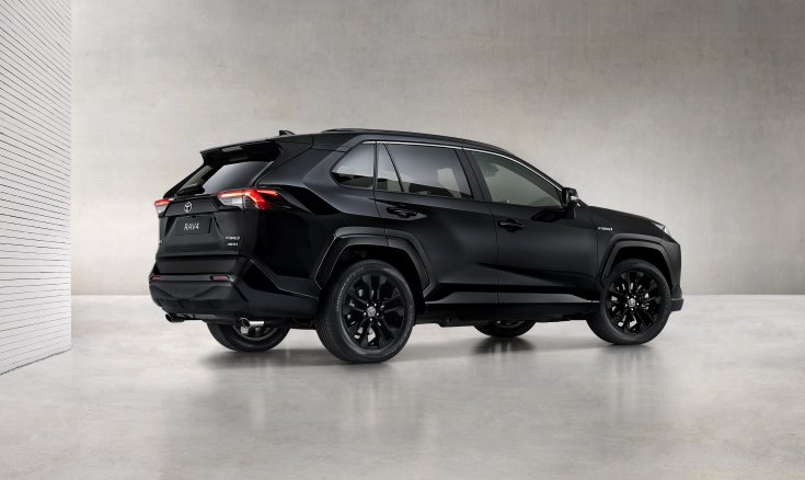 Toyota RAV4 Hybrid Black Edition hátulról