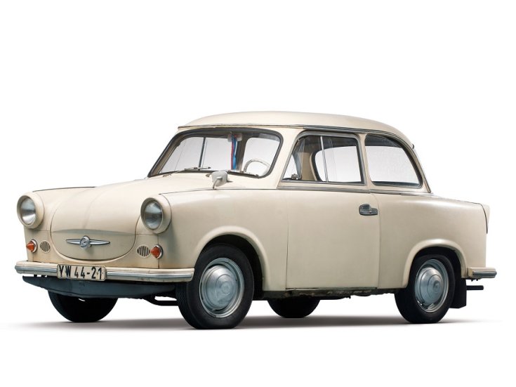 RM Sotheby’s Trabant P50, fehér,oldalnézet, balról