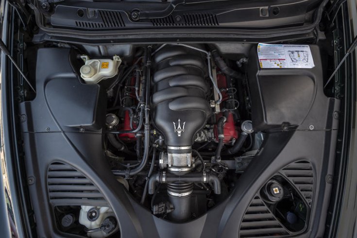 V8-as motor