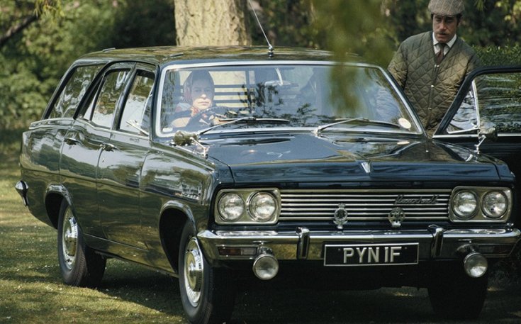 Vauxhall Cresta, zöld kombi, királynő vezeti