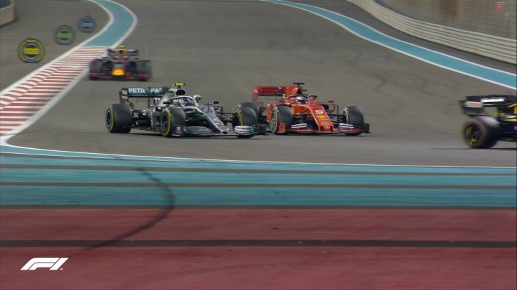 Bottas (balra) és Vettel csatája szemből