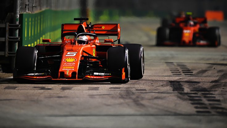 Vettel és Leclerc autója