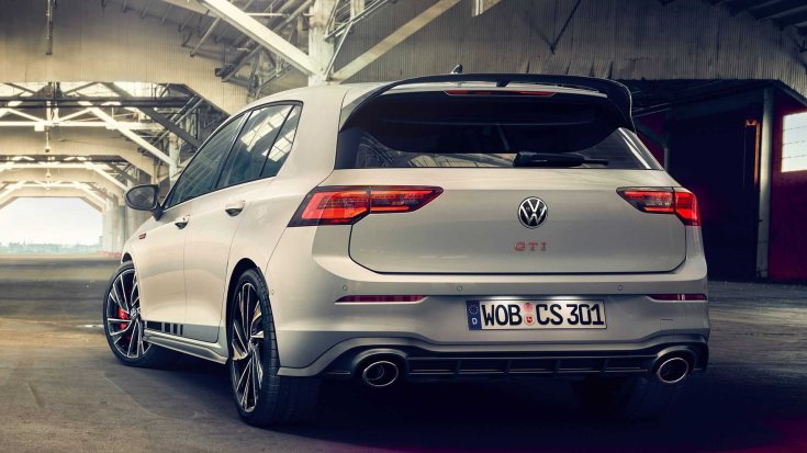 2020-as Volkswagen Golf GTI Clubsport orra és LED-es fényszórói közelebbről