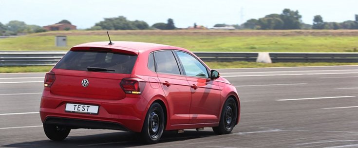 Volkswagen Polo nyárigumi teszten
