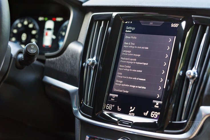 Volvo S60 központi kijelző