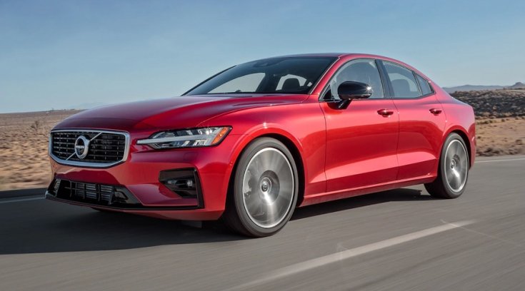 Volvo S60 vörös színben oldalról