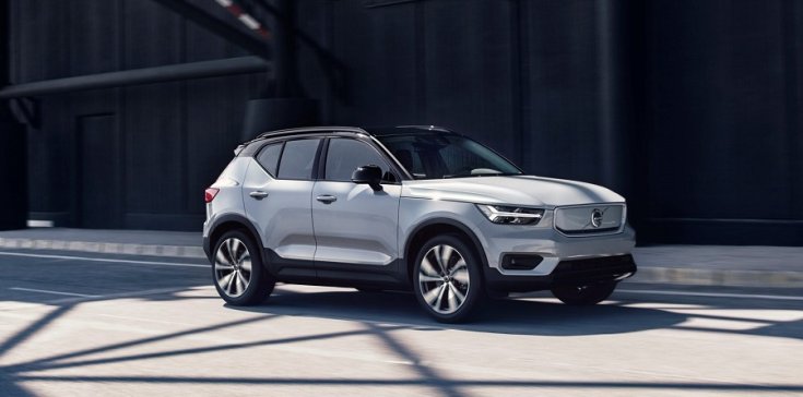 Volvo XC40 Recharge menet közbe