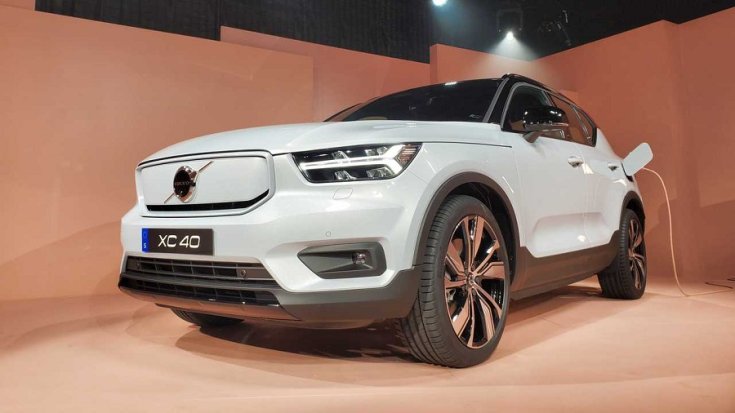 Volvo XC40 Recharge töltés közben