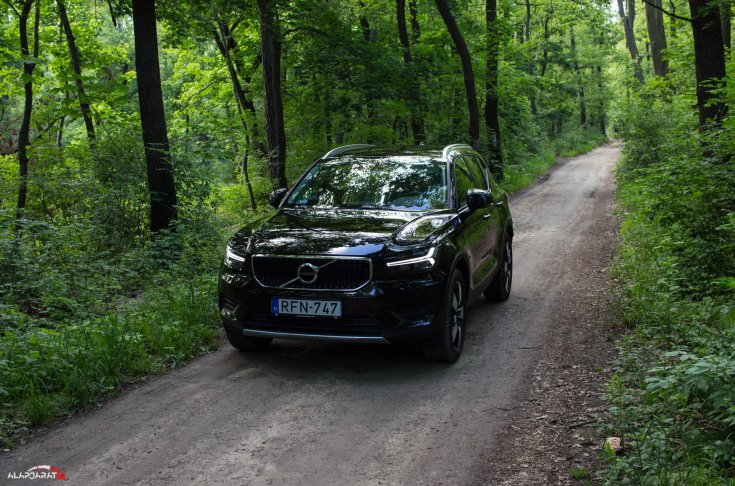 Volvo XC40 T3 - Teszt Alapjárat