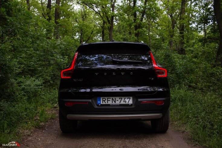 Volvo XC40 T3 - Teszt Alapjárat