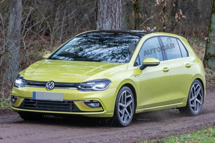 Volkswagen Golf Mk8 szemből tesztelés közben