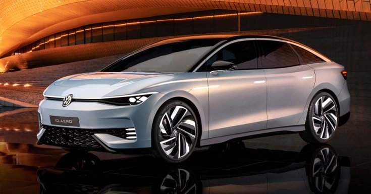 ezüst színű Volkswagen ID.AERO villanyautó koncepció szemből