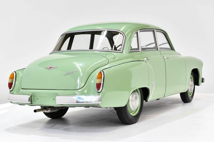 Wartburg 311, almazöld, hátulnézet, oldalról, jobbról