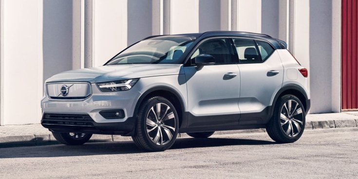 Volvo XC40 oldalról fotózva