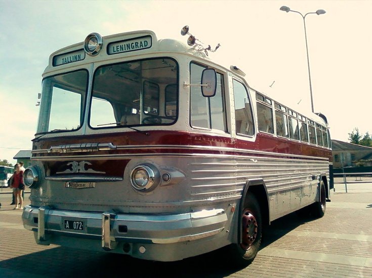 ZISZ – 127, fémszínű, elölnézet, oldalnézet, döntve, balra, ráközelítve