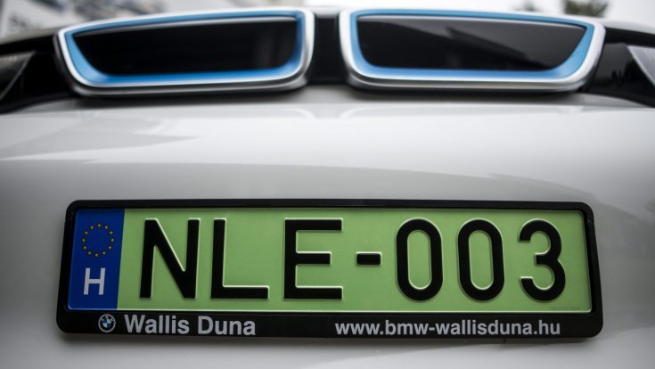 BMW i3 orra zöldrendszámmal