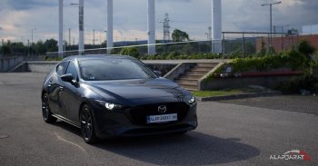 Érzelgős típus: Mazda 3 Skyactiv G122 Plus (2019) – Teszt + Videó
