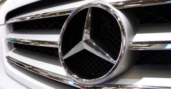 Mercedes logó hűtőrács