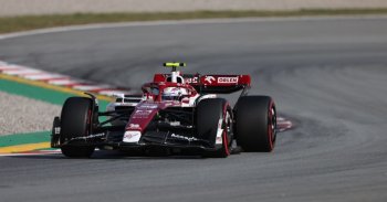 F1: Elégedett az Alfa Romeo azzal a versenyzőjével, aki kilenced annyi pontot szerzett, mint a másik