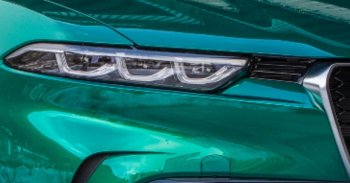 Különleges autót vezetett Lewis Hamilton volt csapattársa