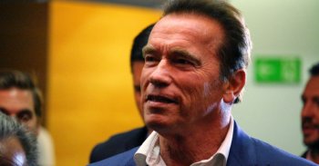 Arnold Schwarzenegger filmbe illő autóbalesetet okozott