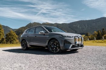 Lenyűgöző erővel robban be a piacra a BMW iX M60