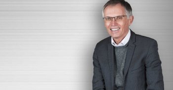 A francia politikusok „sokkot kaptak” attól, mennyi pénzt keres a Stellantis főnöke