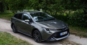 Mire elég +2 centi? - Toyota Corolla TS Trek 1.8 Hybrid (2020) – Teszt + Videó
