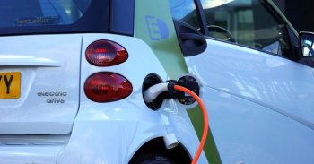 Egy olasz autóipari szervezet nem az elektromos autókban látja a megoldást a környezetvédelmi problémákra
