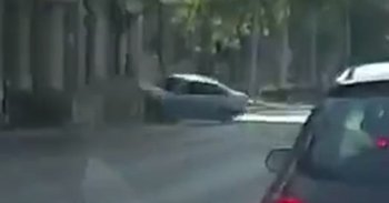Videón, ahogy a wishes Toretto fának csapja a BMW-t az Üllői úton