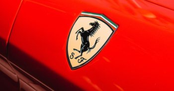 Kiderült, ki játszhatja Enzo Ferrarit a Ferrari alapítójáról szóló filmben