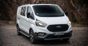 Hibrid haszongépjárművek hajnalán: Ford Transit Custom Active mHEV 2020 - Teszt

