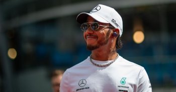 Rangos elismerést kapott a Brit Nemzetközösségtől Lewis Hamilton