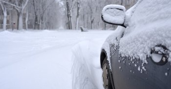 Autókat temetett maga alá a masszív hóvihar Oroszországban - VIDEÓ