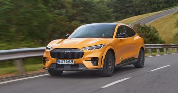 Közel 50 ezer Mach-E villanyautót hív vissza a Ford Amerikában