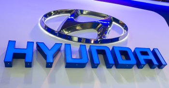 A Hyundai innovatív, 90 fokos kormányzási technológián dolgozik