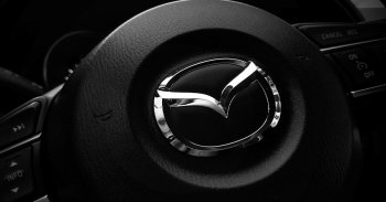1200 lóerős szörny készül egy Mazda 3-ból