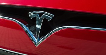 A Tesla jelentős fejlődést ígér az önvezető technológiájával kapcsolatban