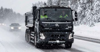 Sarkvidéki körülmények között tesztelték a Volvo FMX Electric kamiont