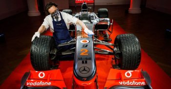 Elárverezik Hamilton Török Nagydíj győztes McLarenjét
