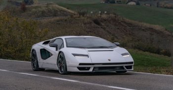 Most először vezették közúton a Lamborghini 800 lóerős hibridjét